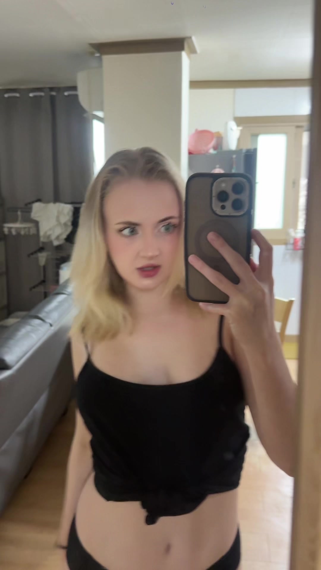 @FOXYROXY
