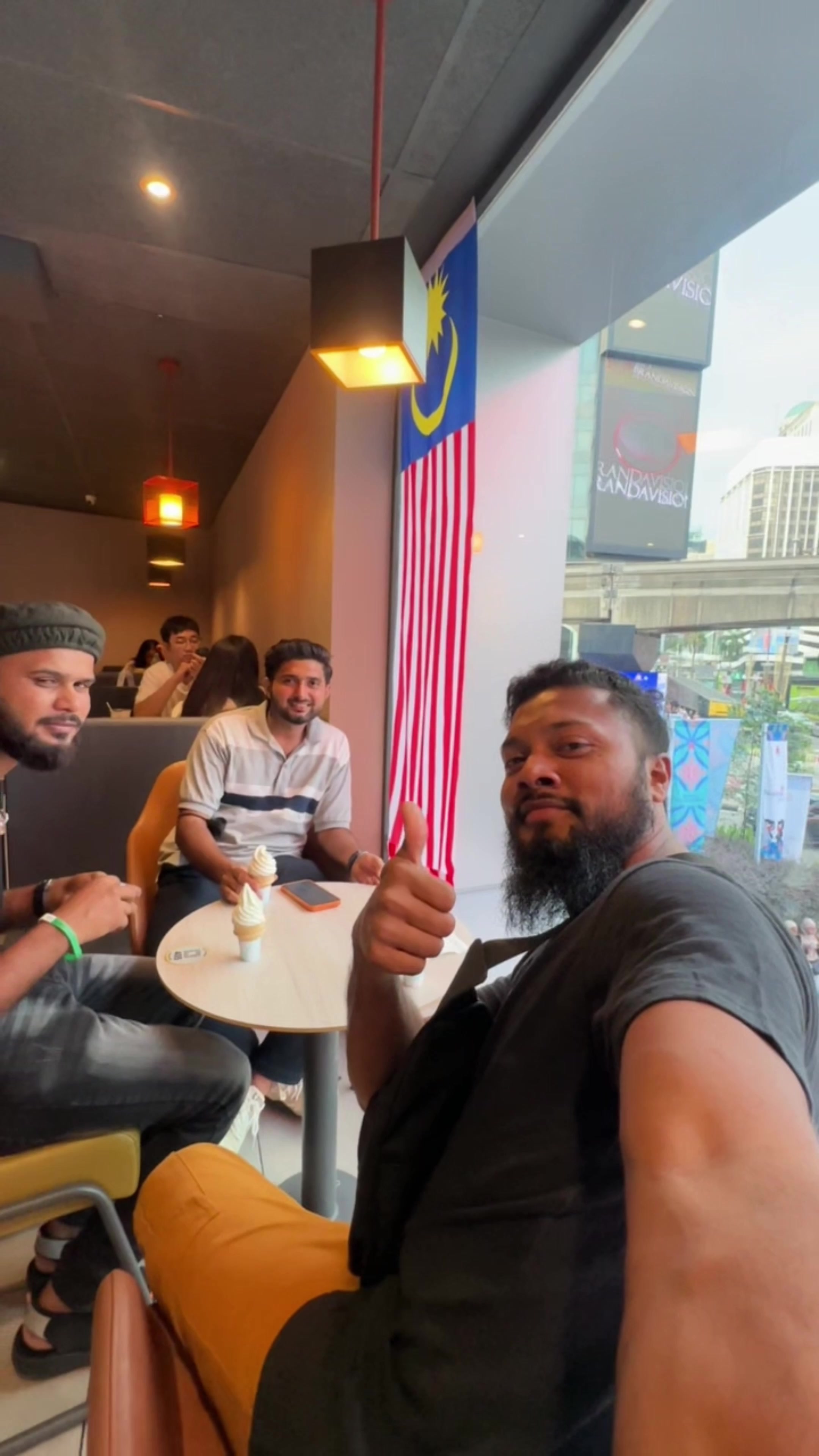 @Ali vlogs 🥰