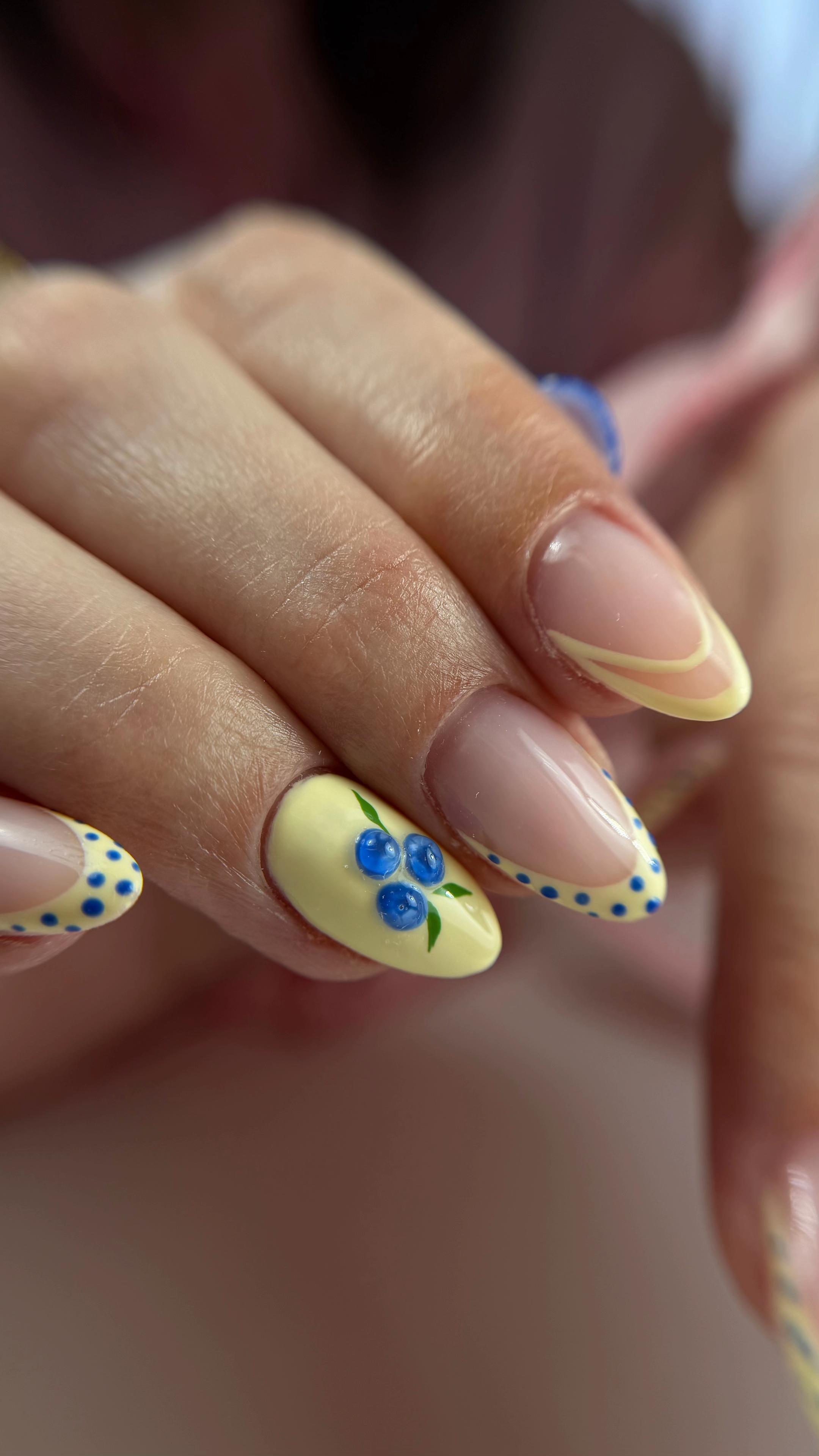 @Les ongles de Lyvie