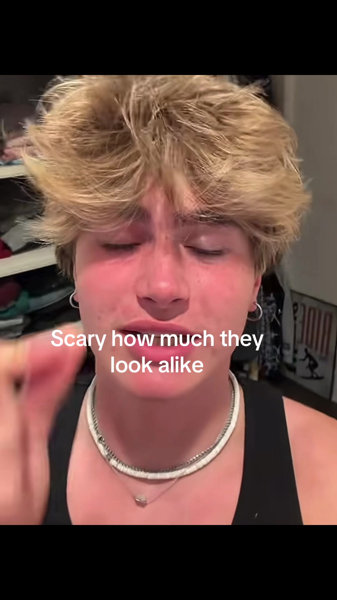 @???
