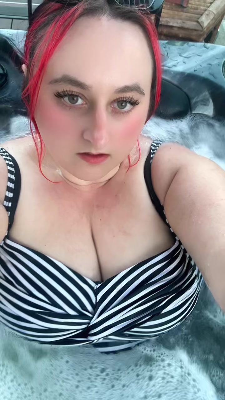 @MissBombshellBettie