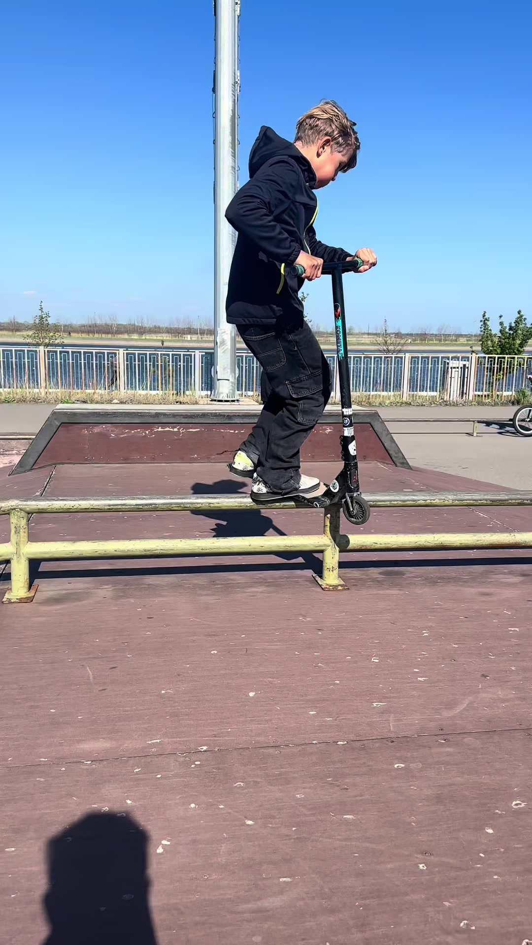@daniel.www4