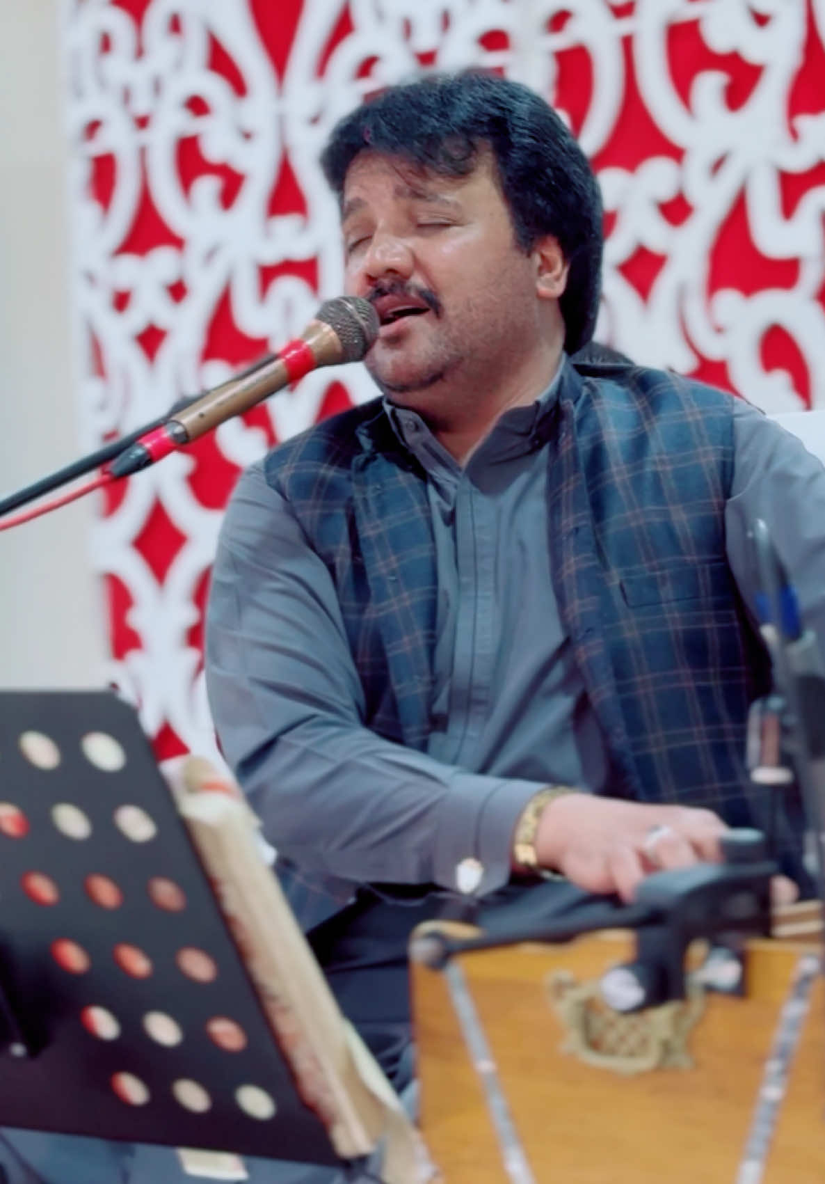 @Fan Naeem Hazarvi