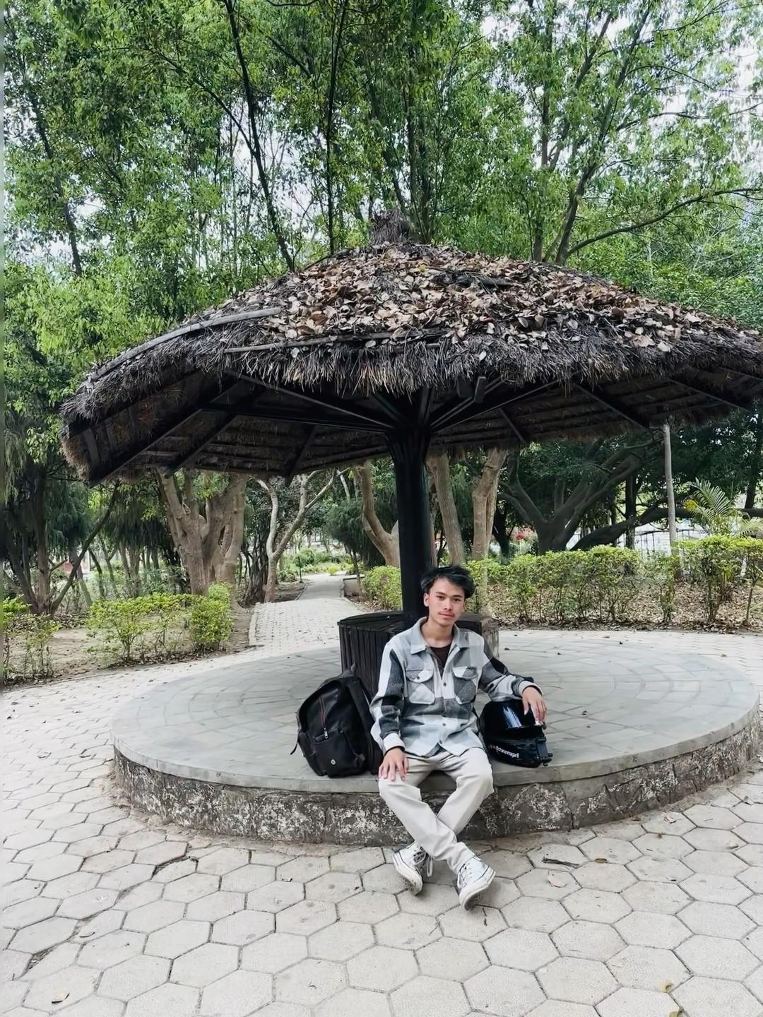 @CHARAN MAGAR 📸