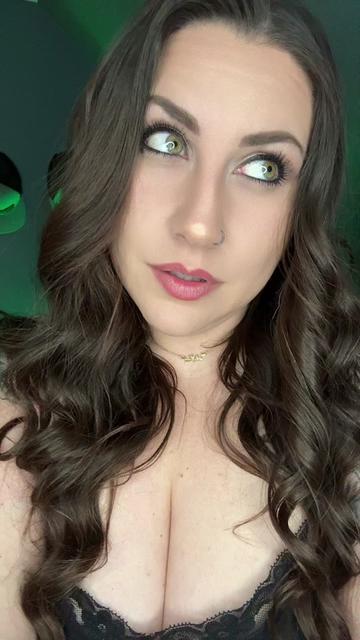 @Greeneyedmom23 (Erin)