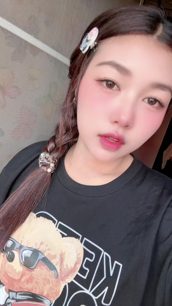@Chompoo