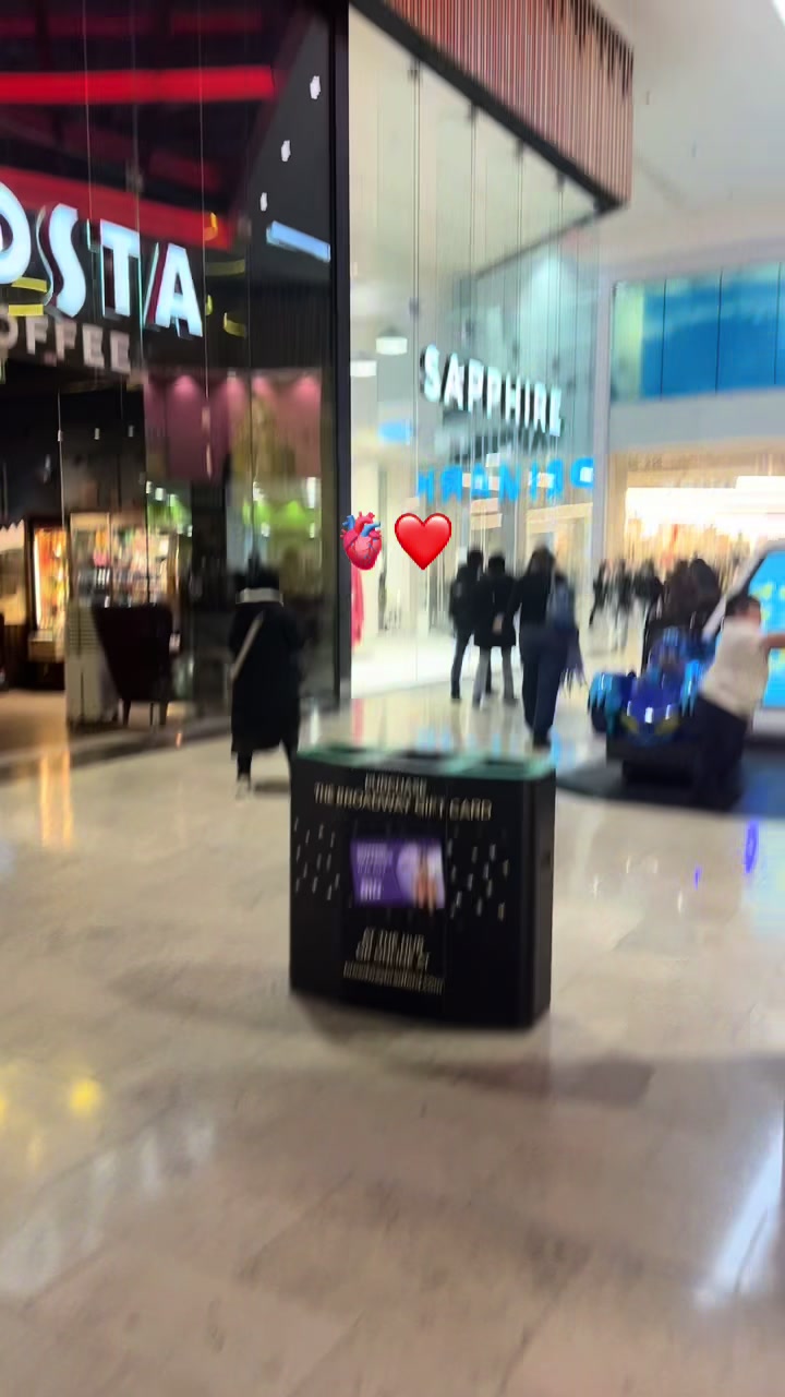 @🐝