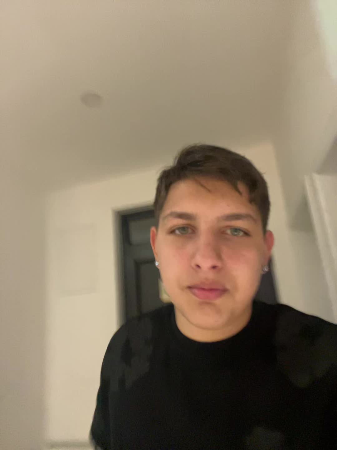 @leonboy