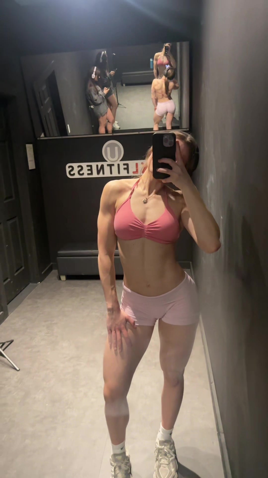 @leona 🇦🇱