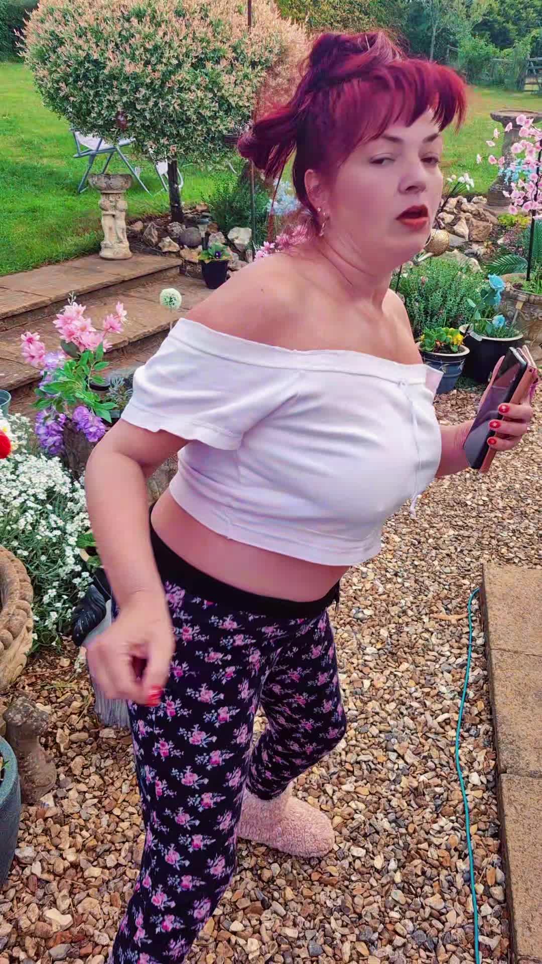 @JollyGoods