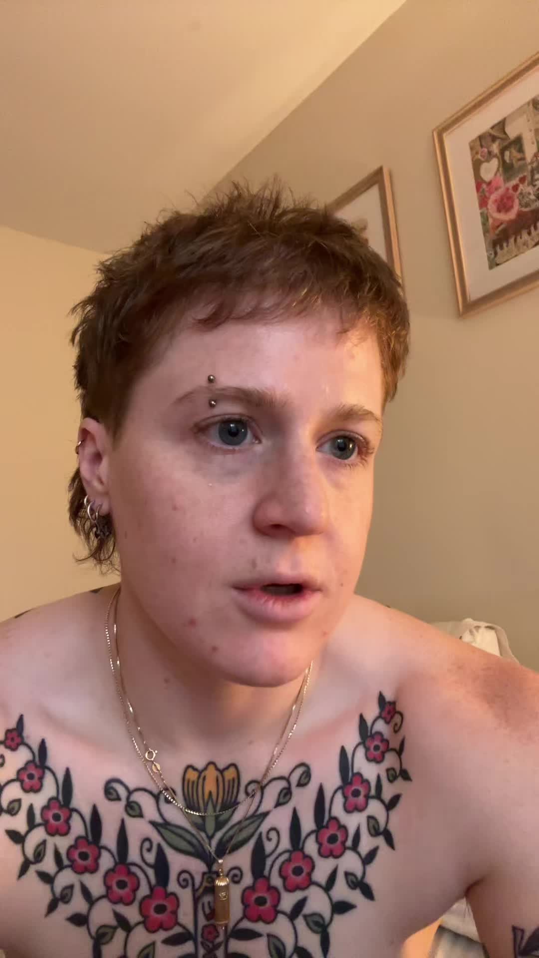 @lesbianlifts