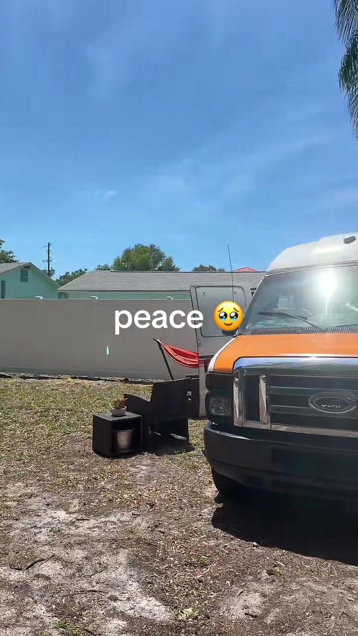 @Estelle ~ Building FL Van Life