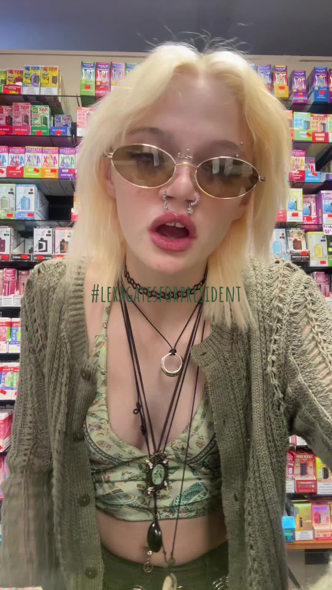@⋆&sdot;☆ em ☆&sdot;⋆