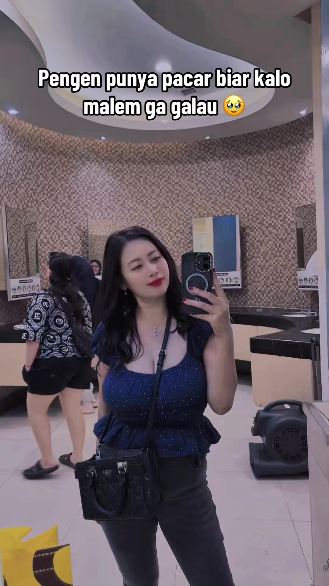 @VinezAmalia