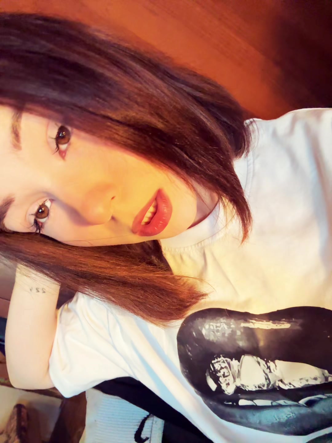 @👅