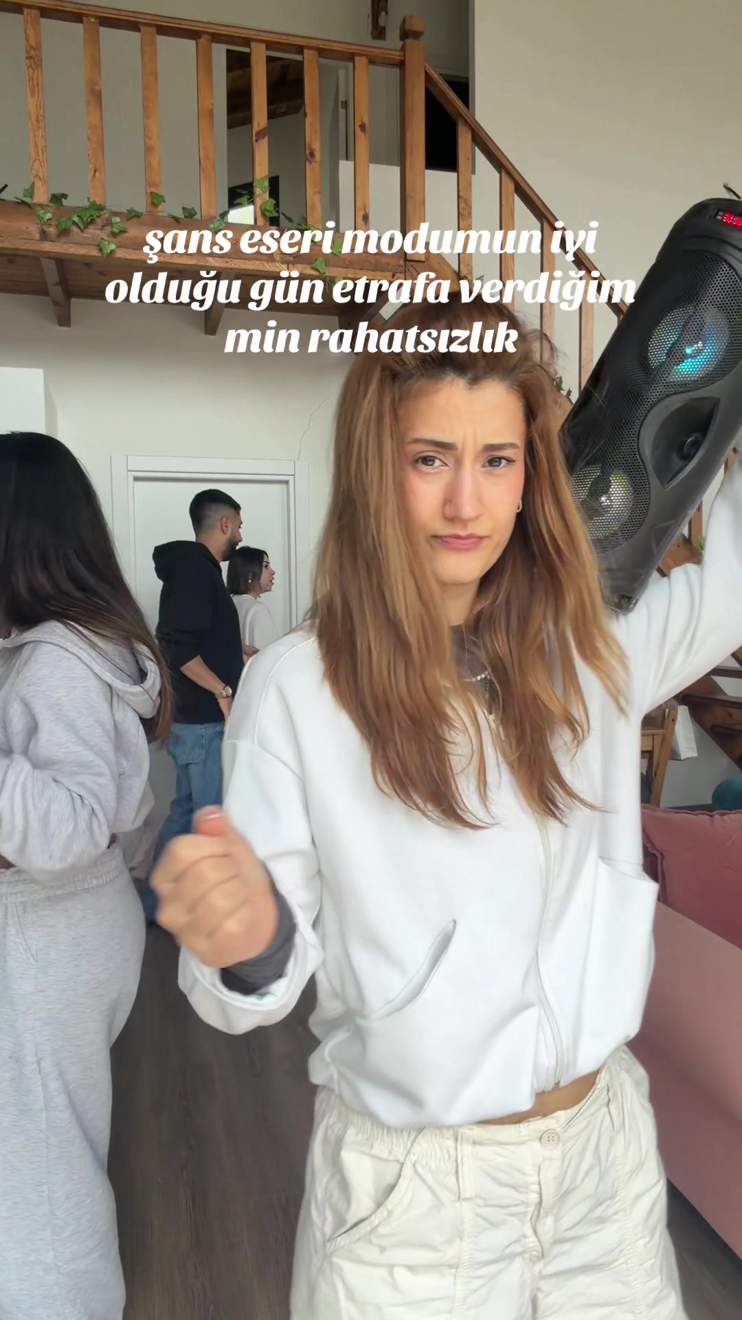 @ayShe