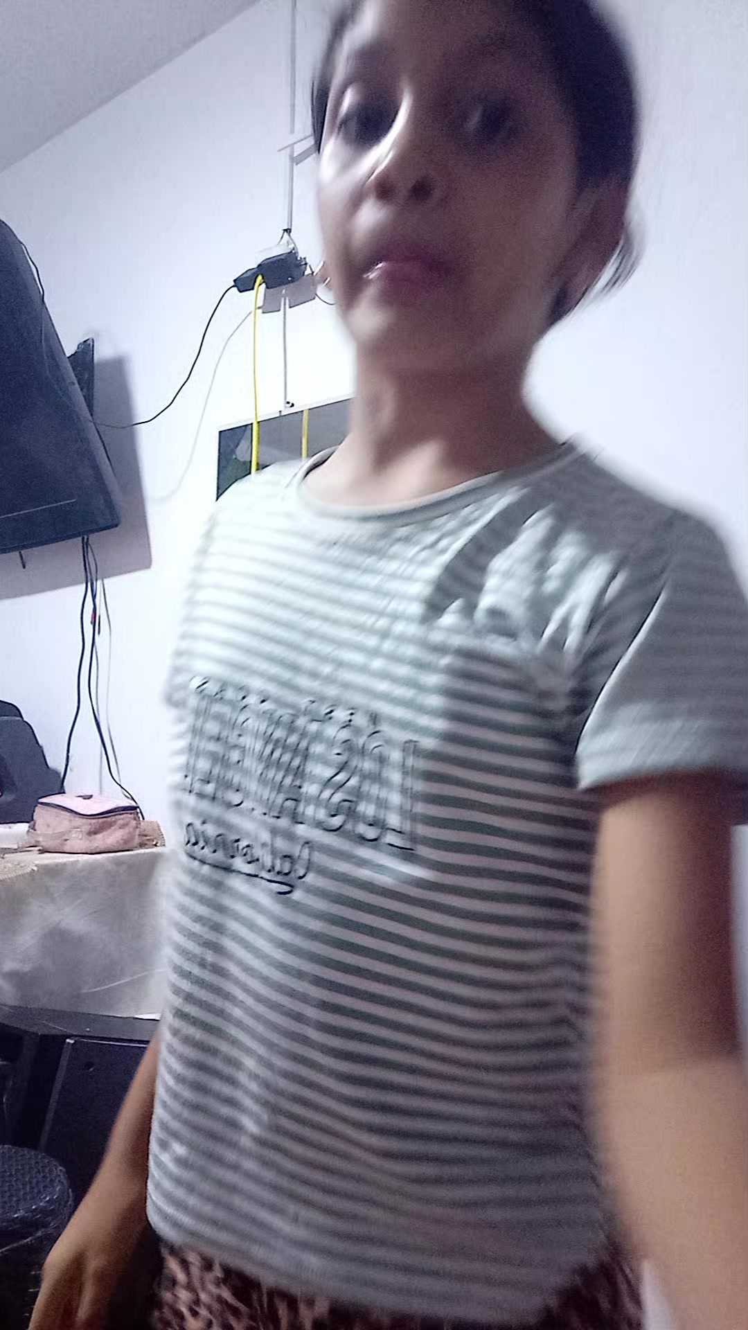 @la ni&ntilde;a del pelo largo,