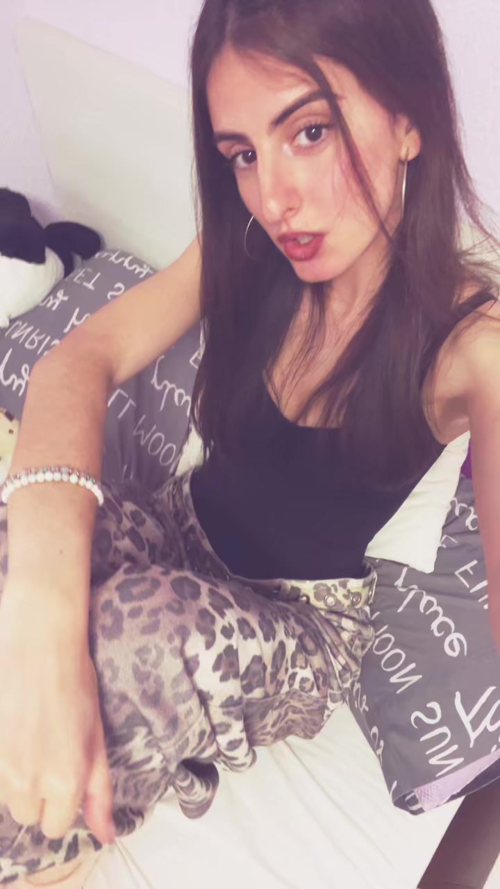 @Luc&iacute;a ☾