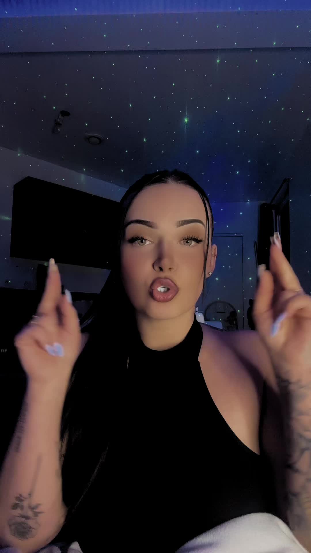 @Lady_Paolita  🕊️👩🏻&zwj;🤝&zwj;👩🏼
