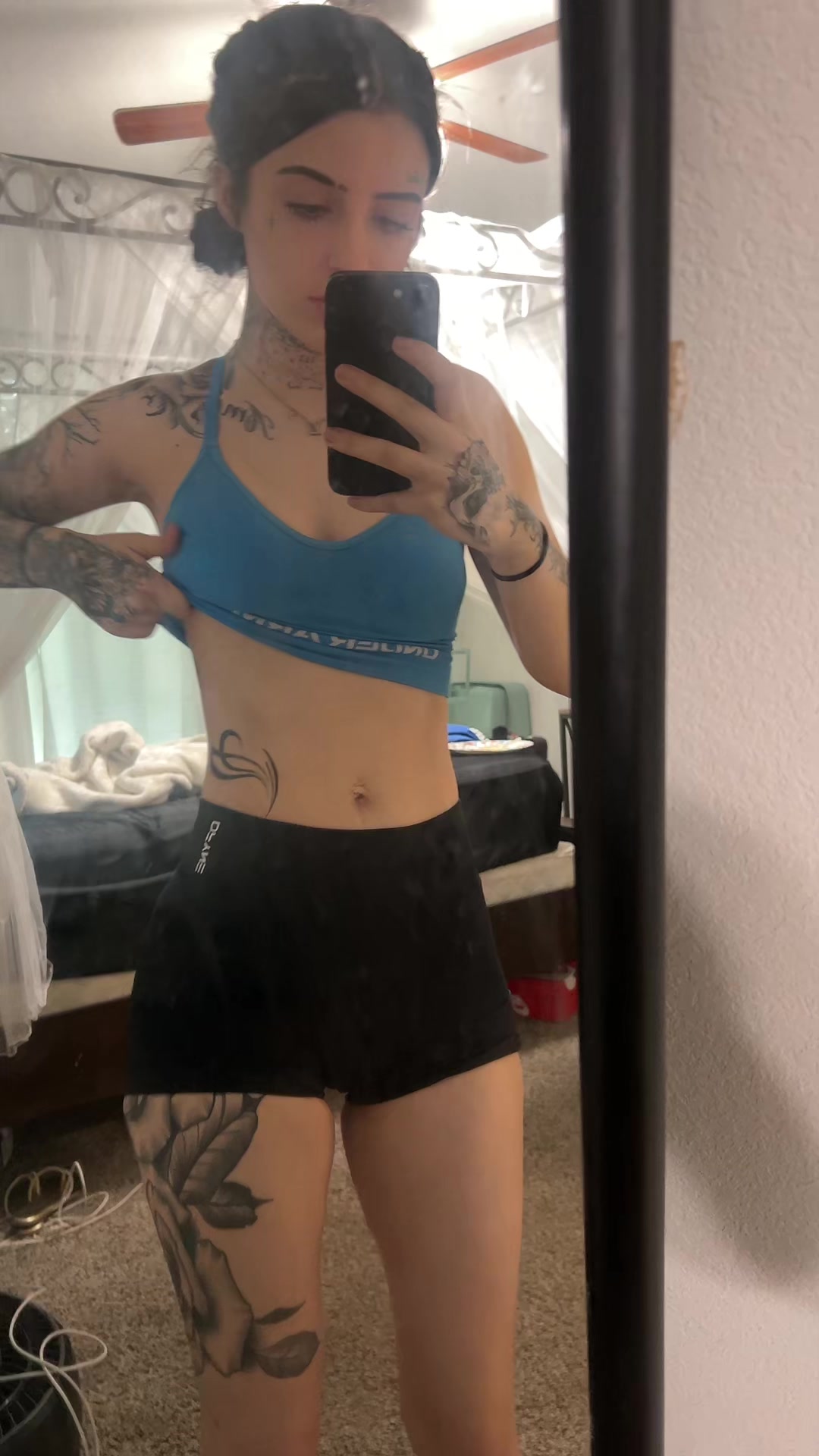 @Lilyrrrose