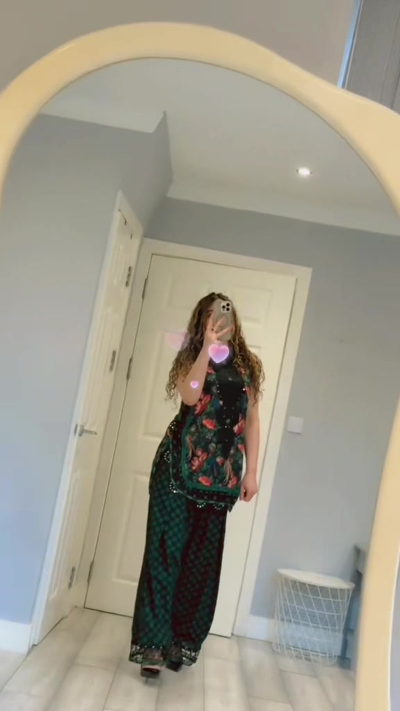 @Ayesha 🇬🇧