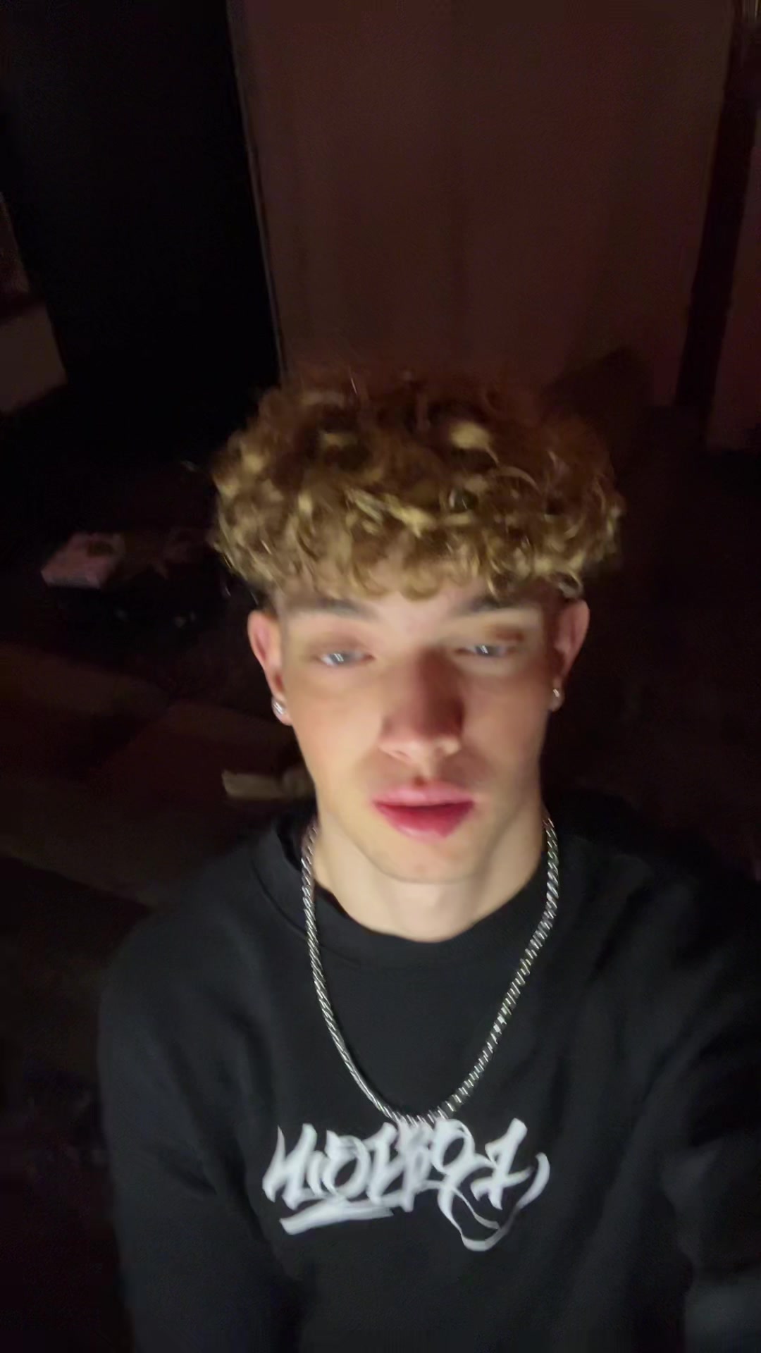 @𝓨 𝓛 𝓘 𝓐 𝓝💎