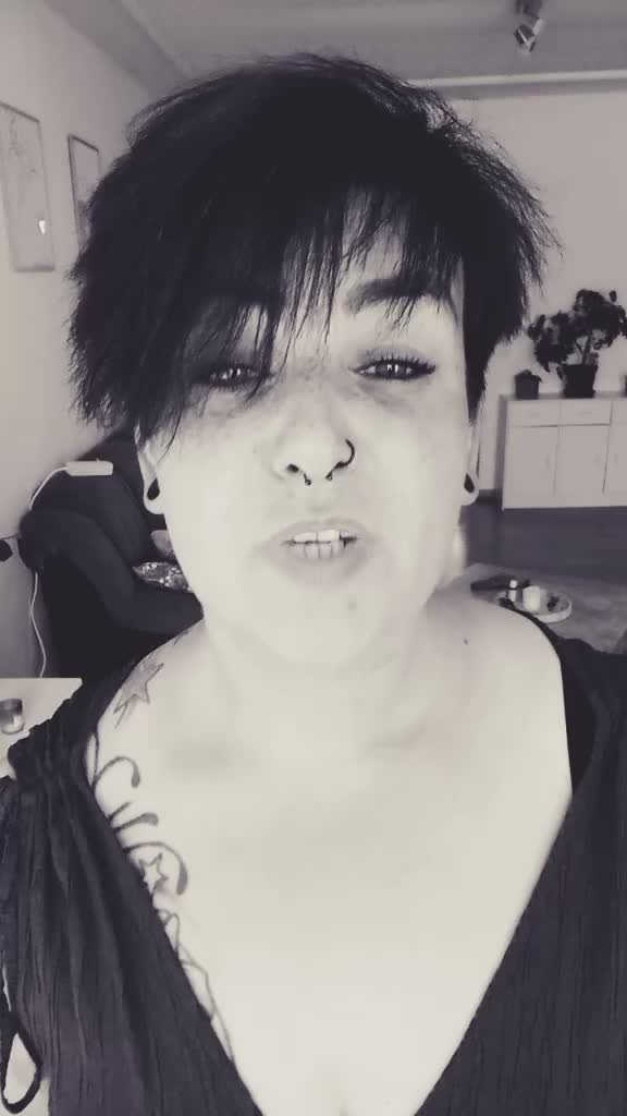 @Sarah🩷💛🩵