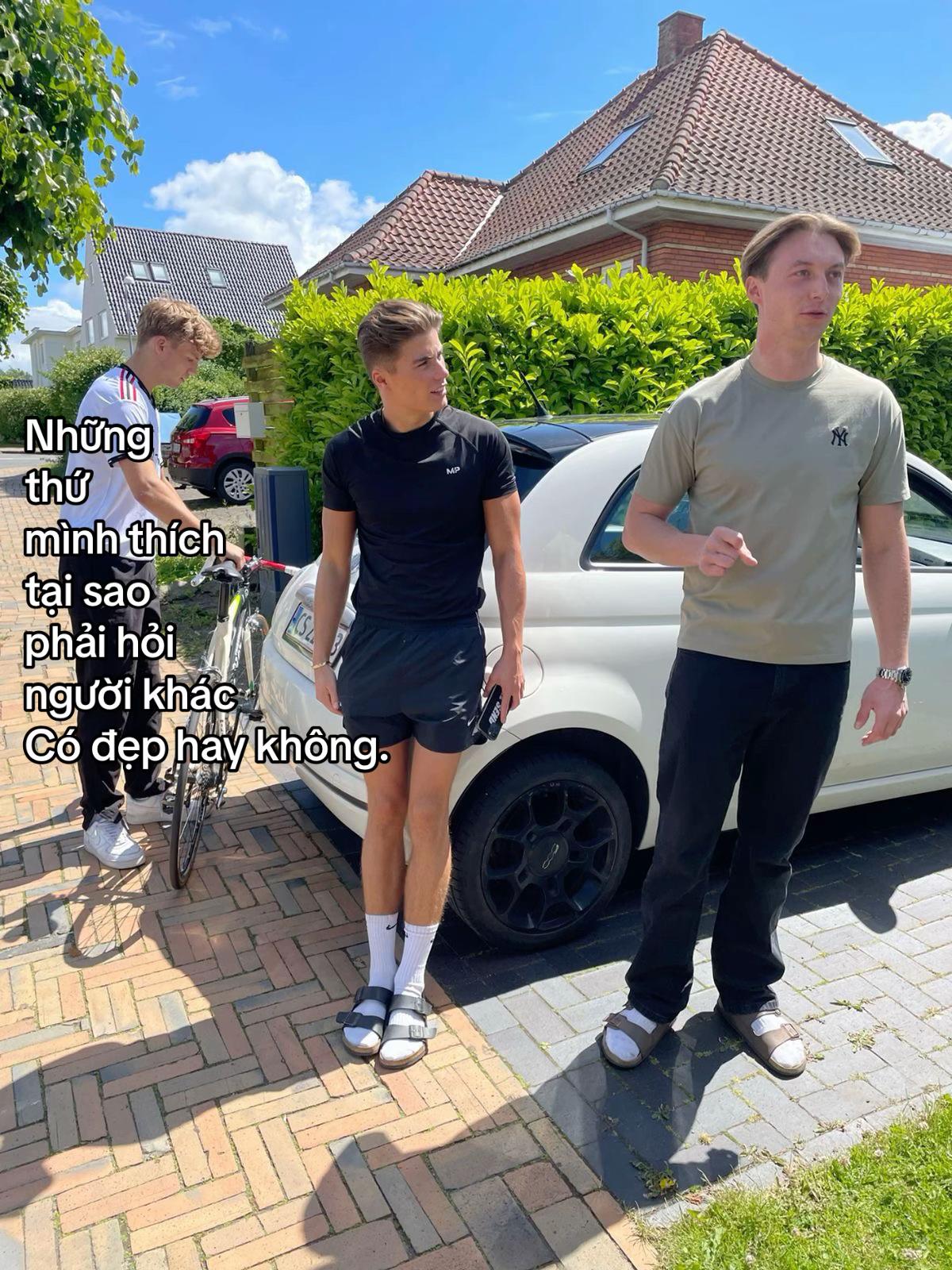 @𝓝.