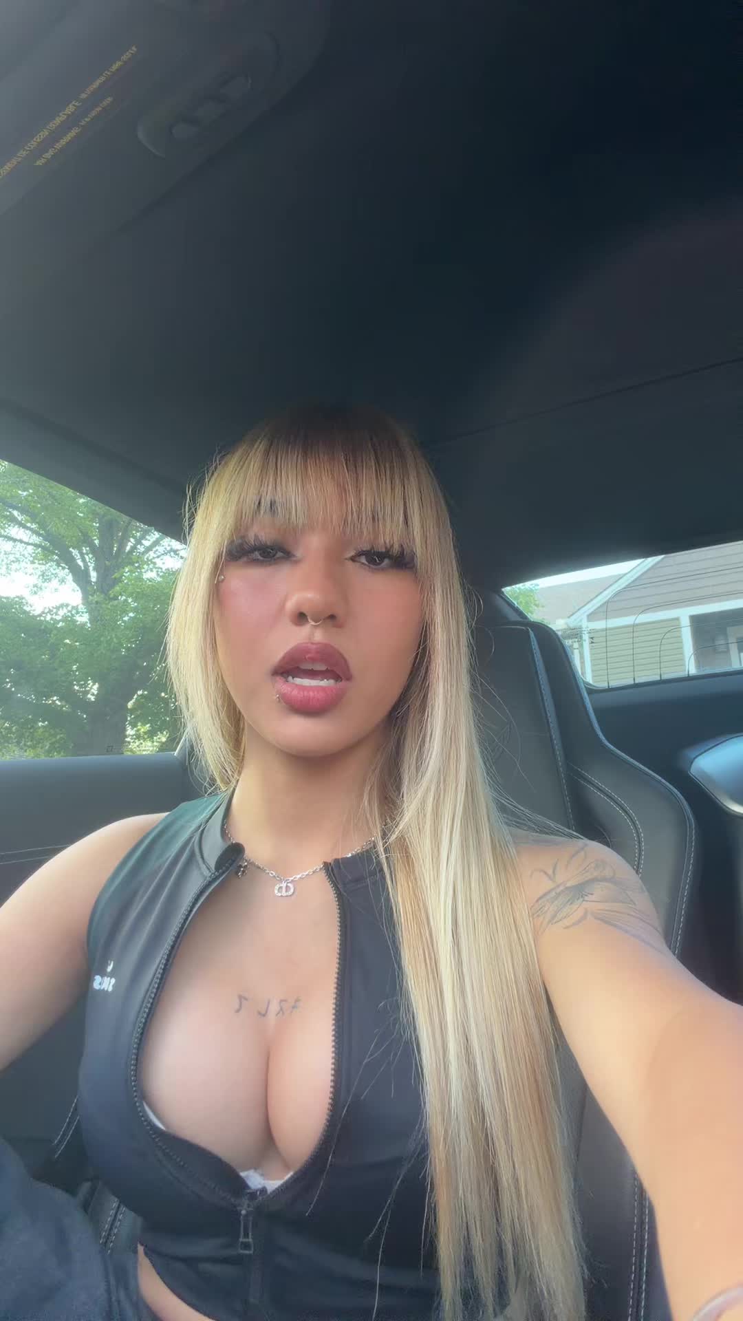 @Angietowers