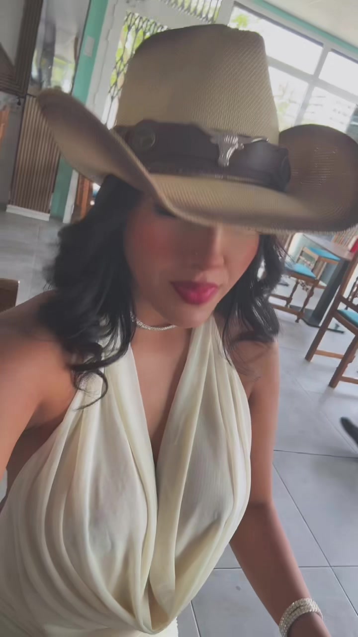 @GABRIELA CELESTE