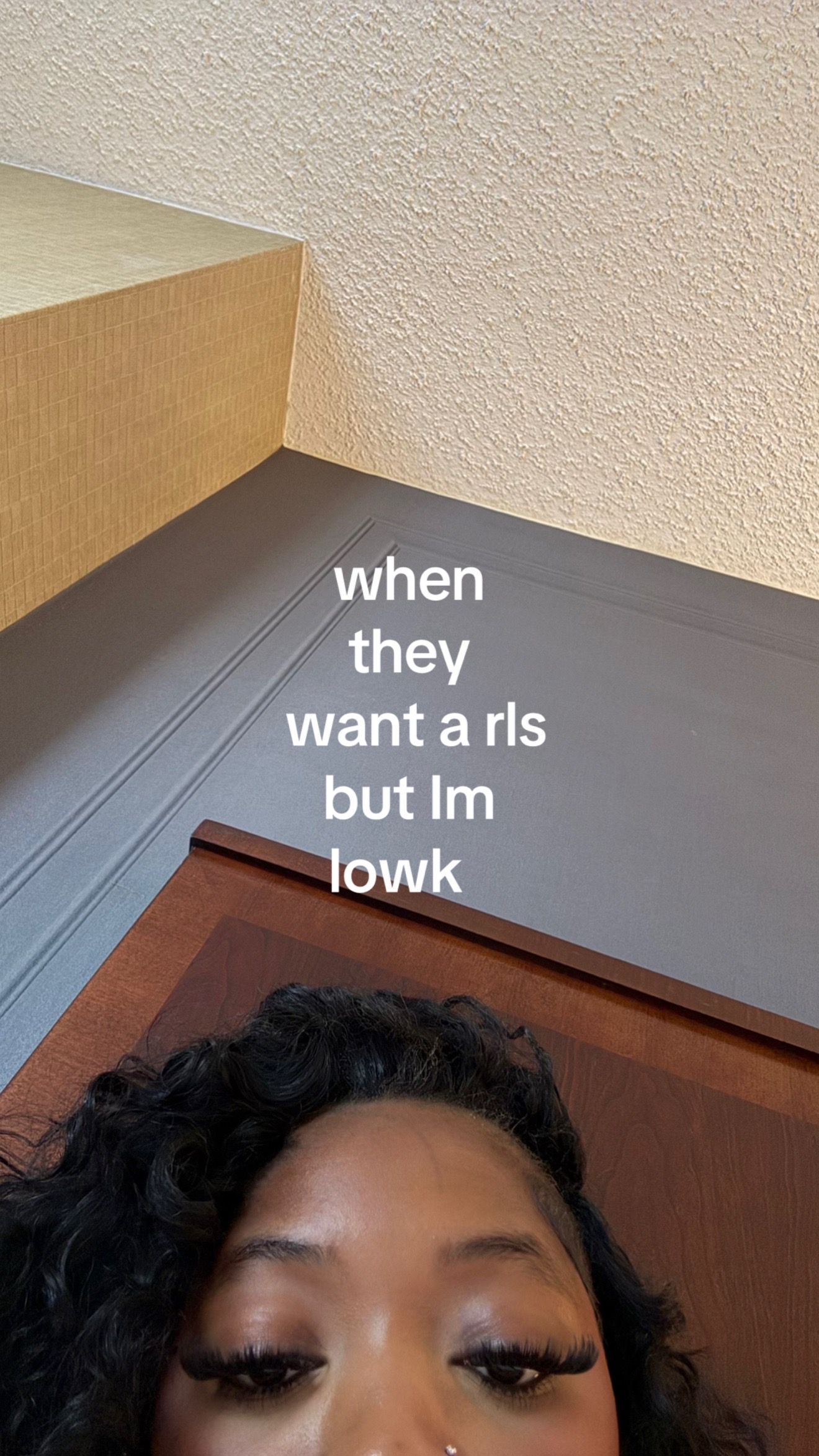 @⃟