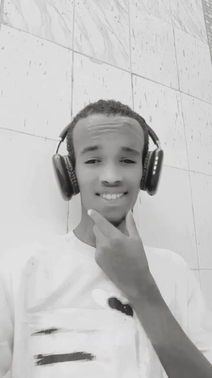 @🎧🌹Ṣụḍẹ&bull;3rd.star👌