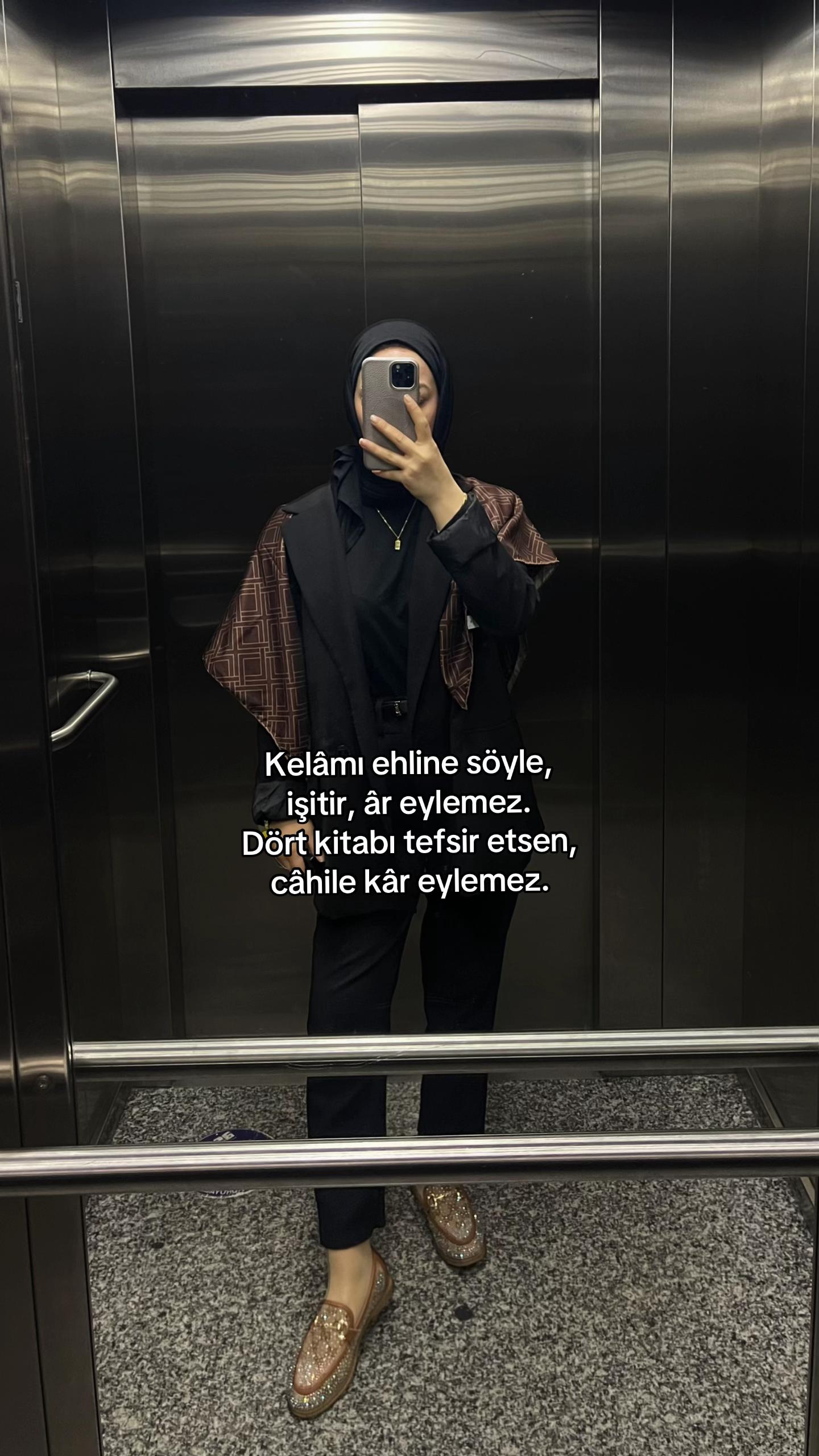 @ℰ.