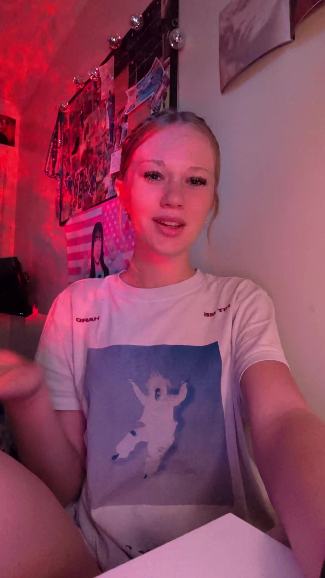 @ellaa🕸️