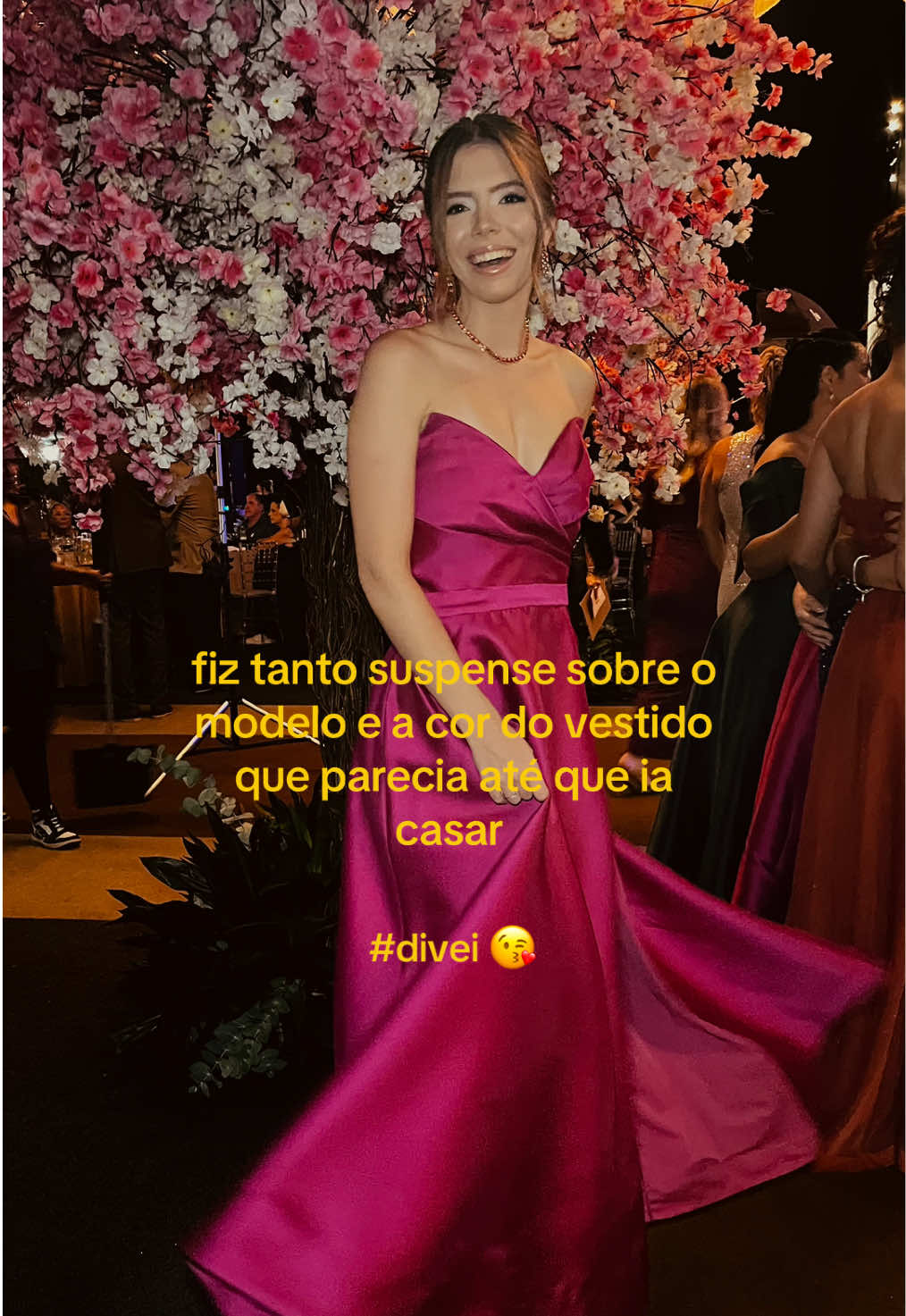 @LA&Iacute;S SARTORI ✨