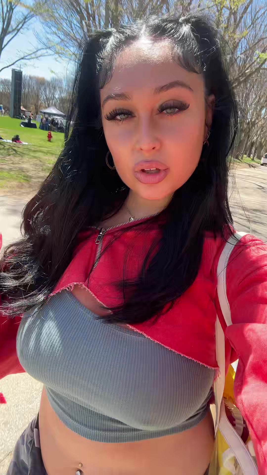 @helenamuoio_
