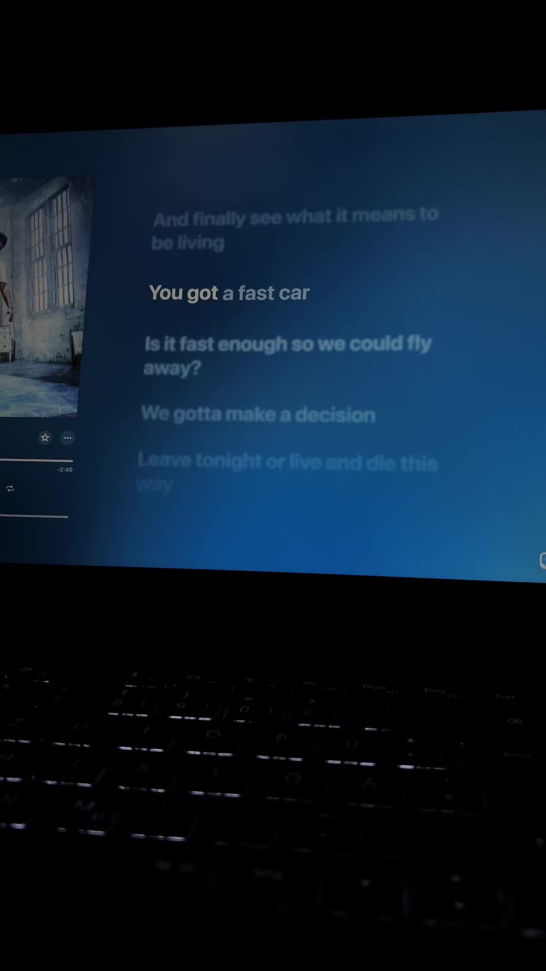 @🎧