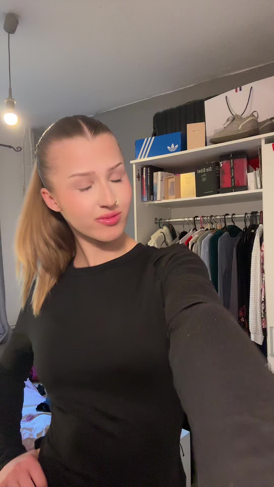 @️