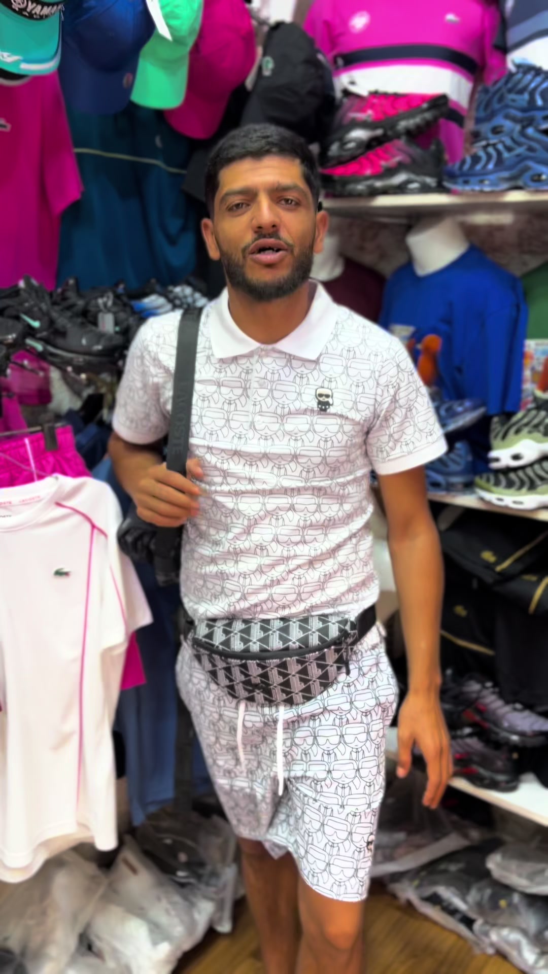 @Parisien💙❤️👕👖👟🕶👔🧢