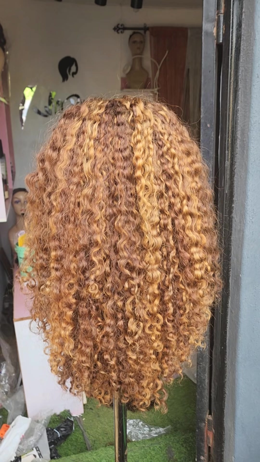 @HAIR VENDOR IN IKORODU