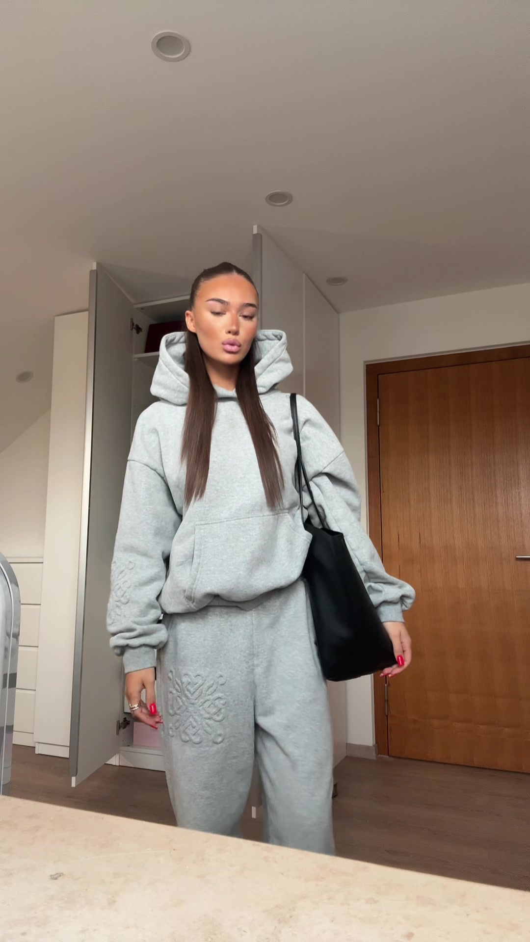 @𝐉.𝐇