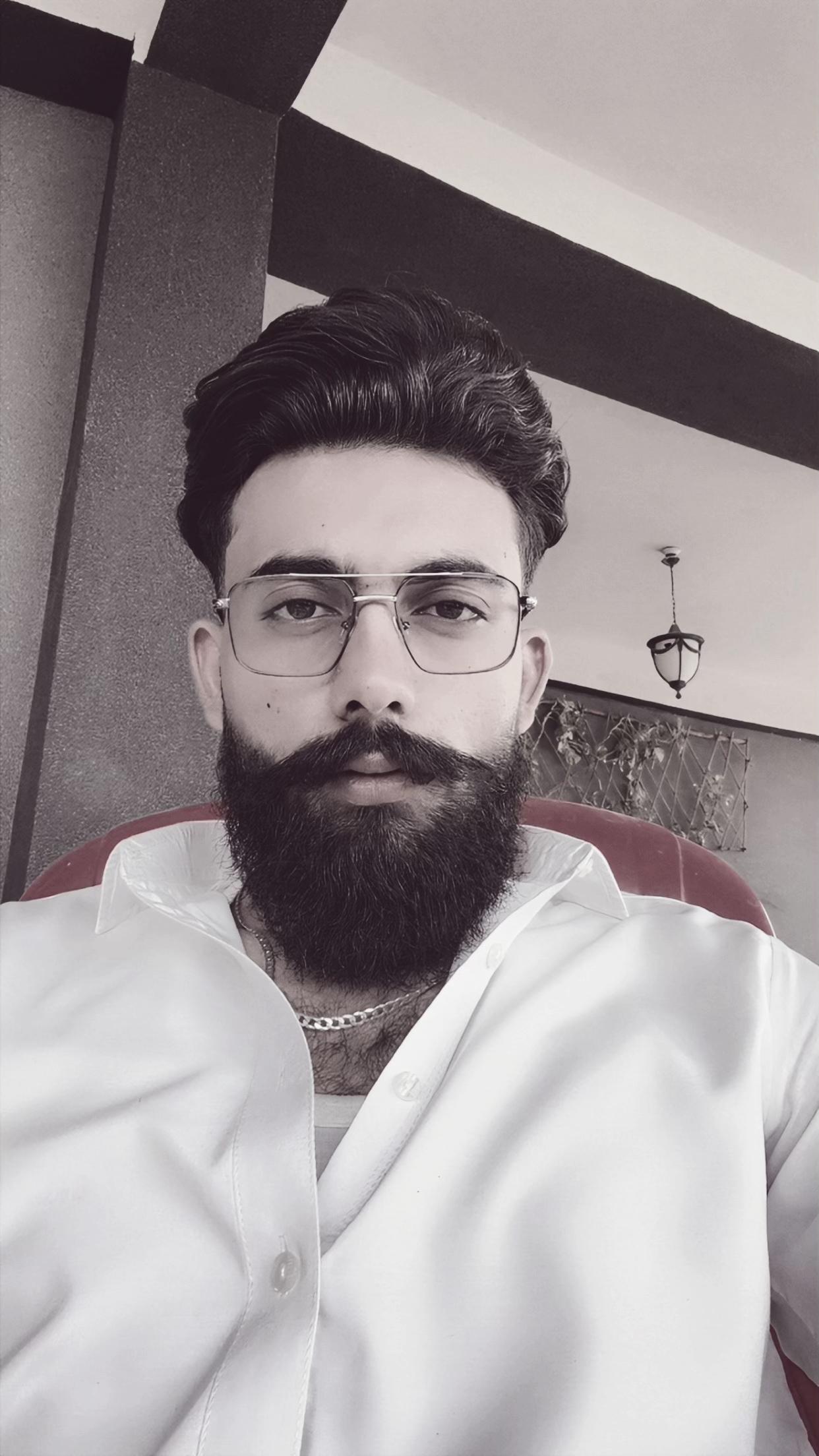 @HUZAIFA 🇵🇰