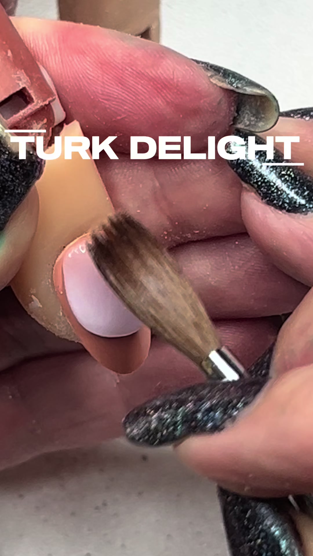 @Lux oN  Nails
