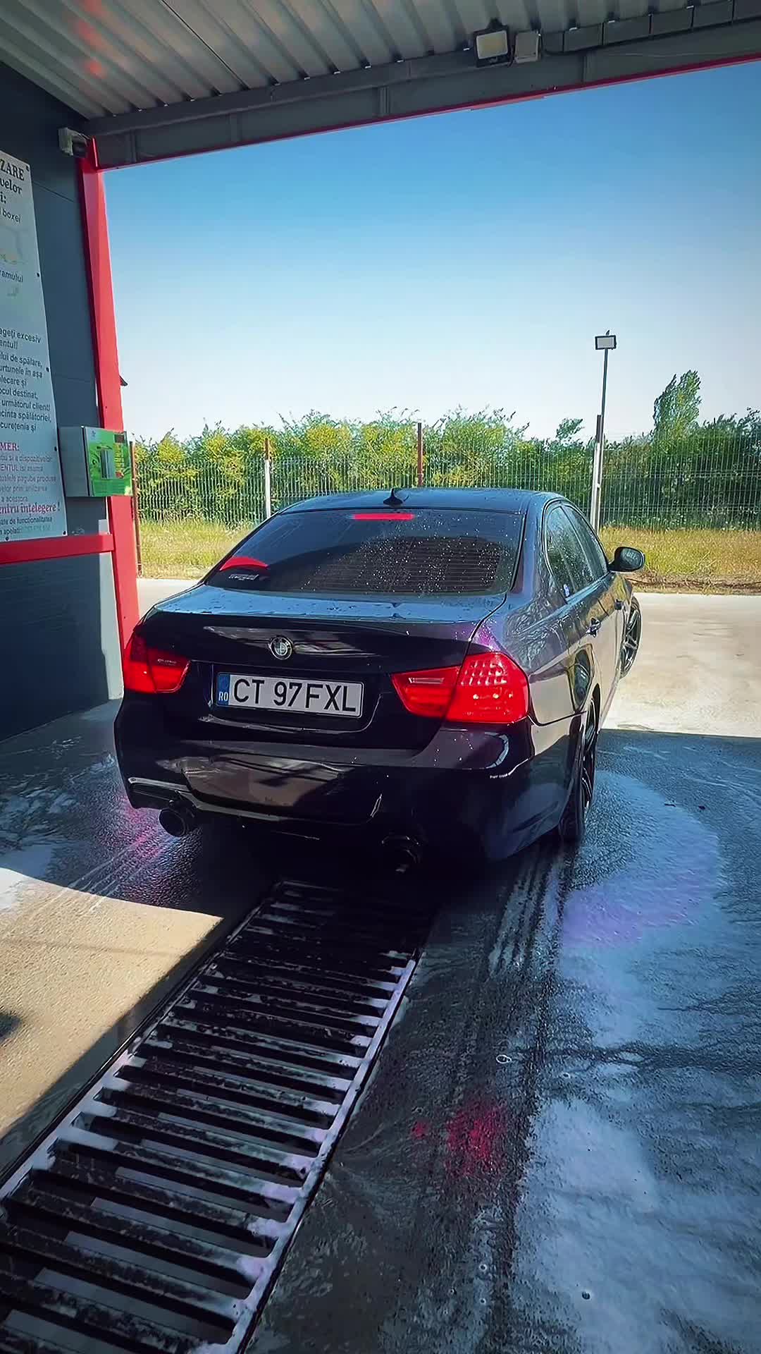 @the.shitboxbmw