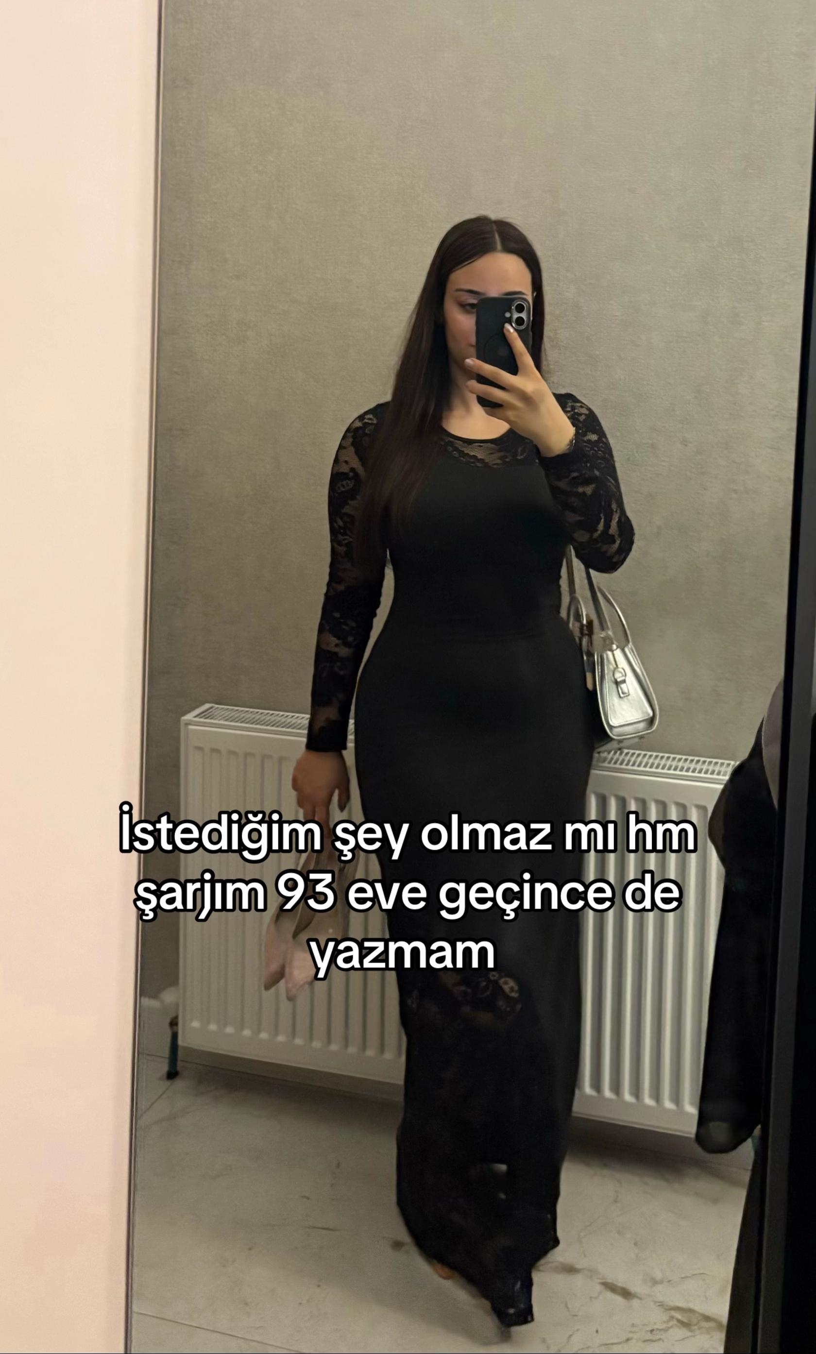 @Cerosh                   🪳