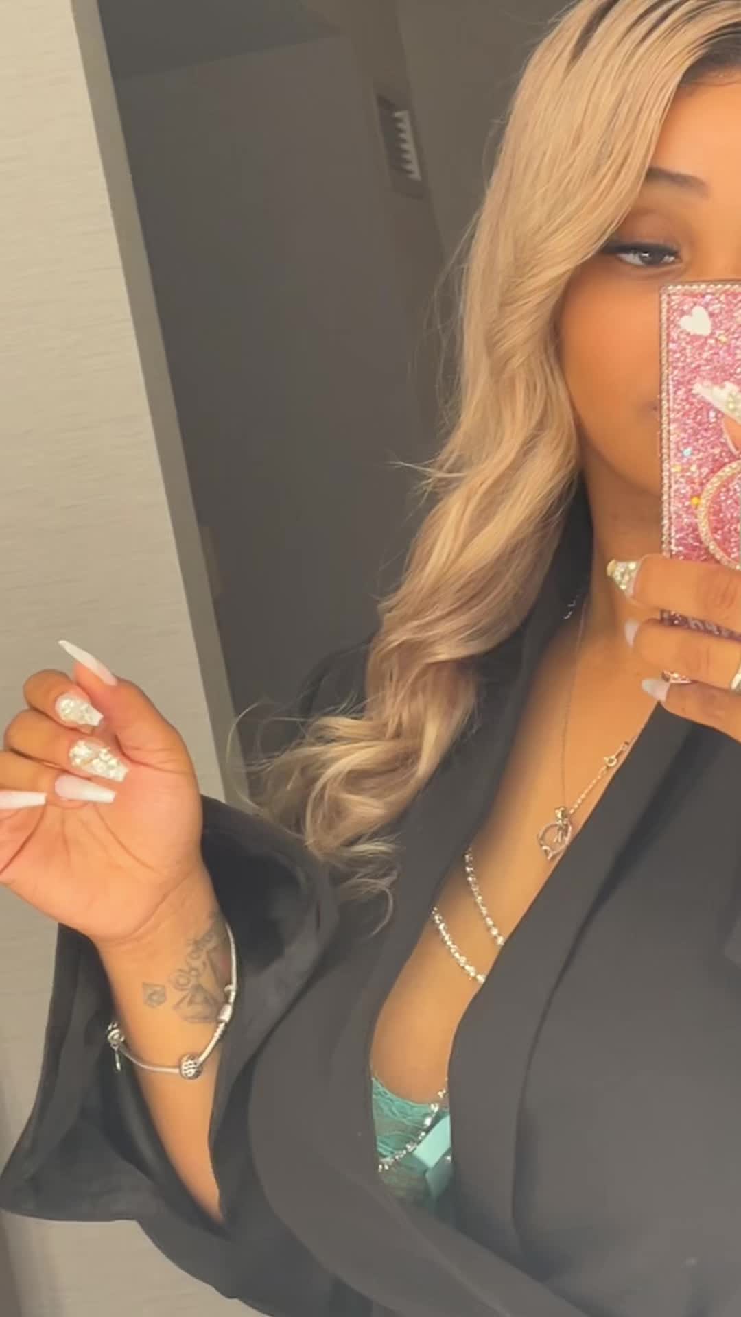 @MzLuckii