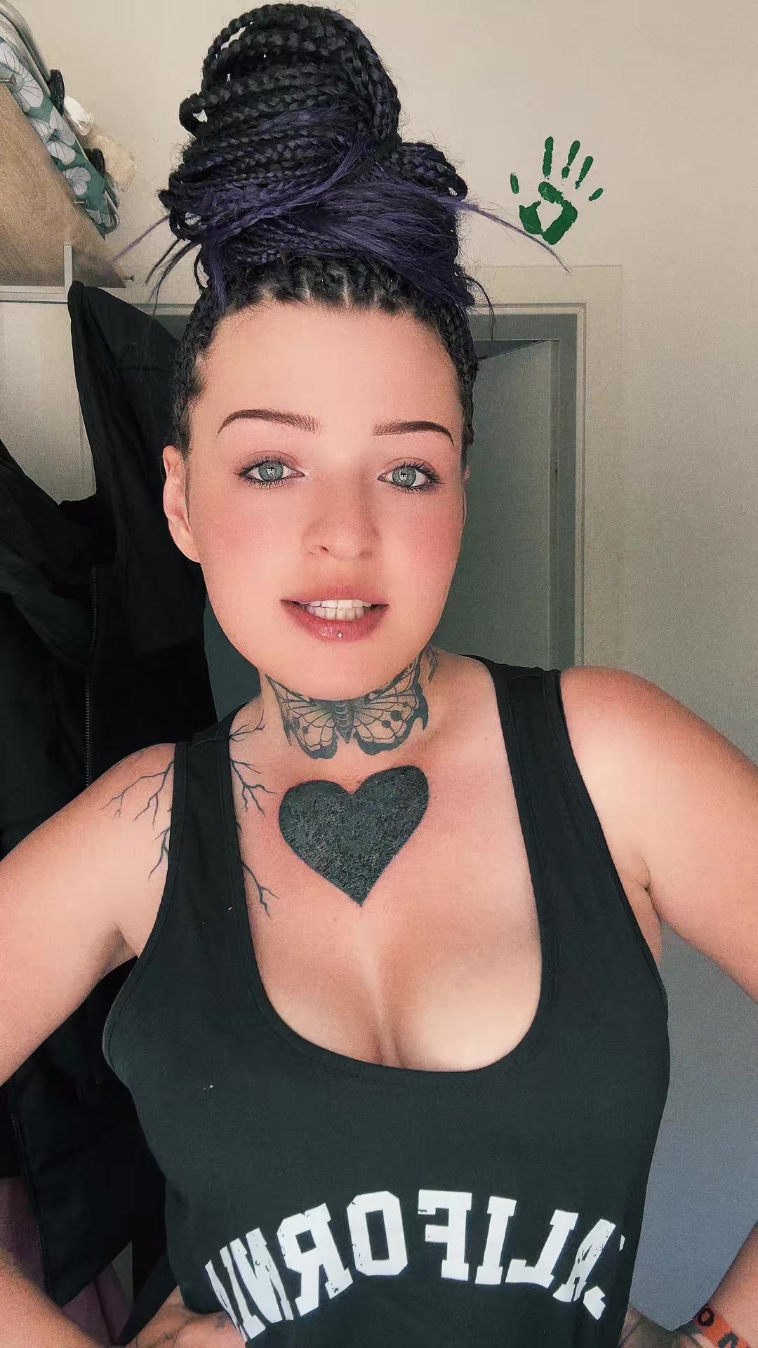 @𝒱𝒾𝓋𝒾69🖤