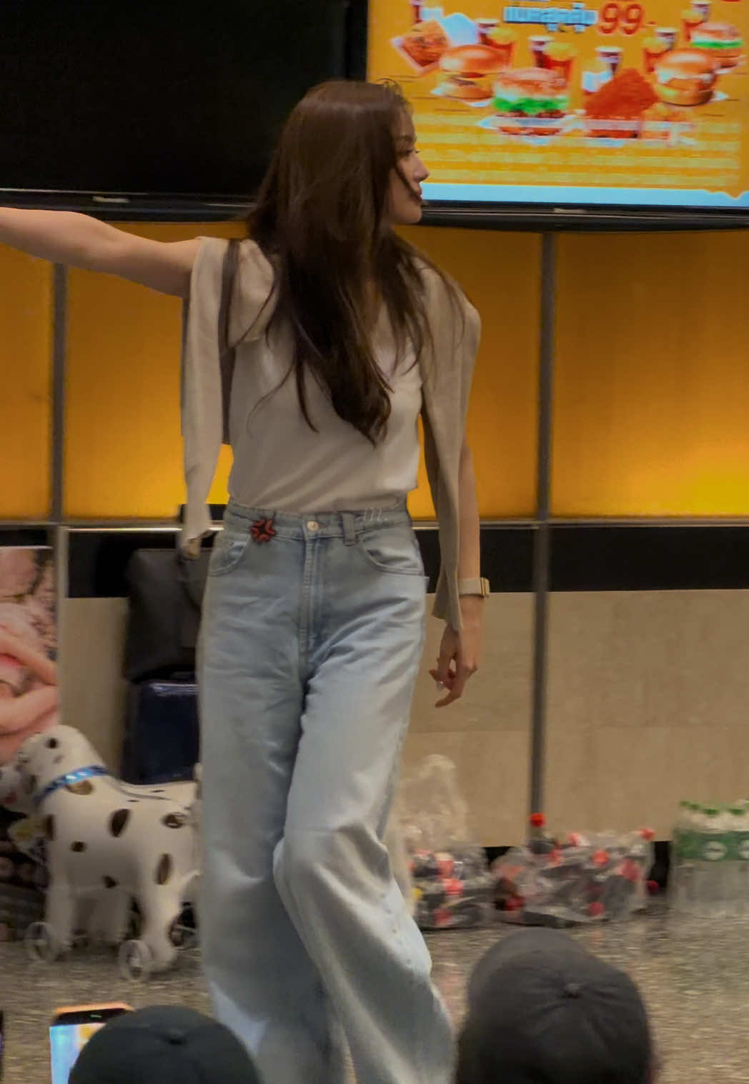 @𝐦.