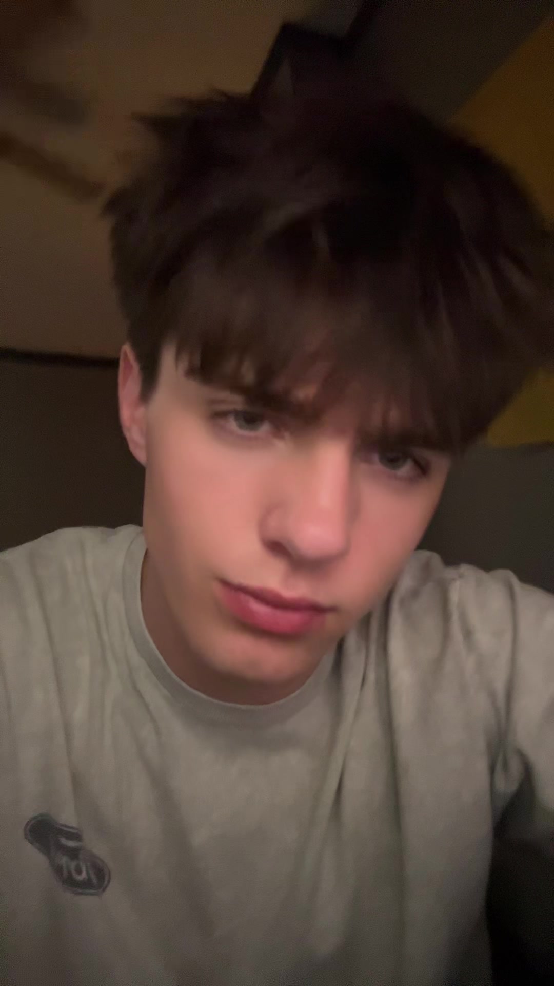 @️
