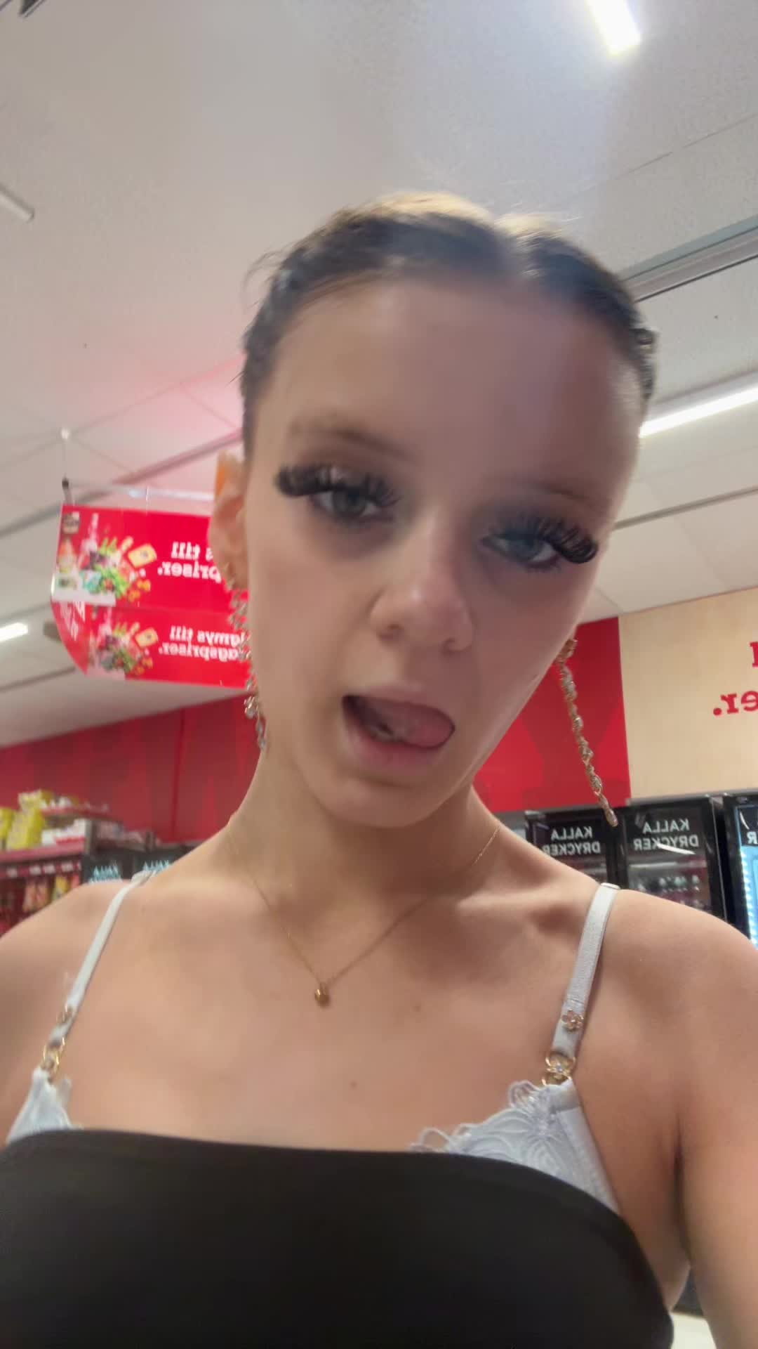 @𝐃𝐄$𝐓𝐈𝐍𝐘🥂🥂